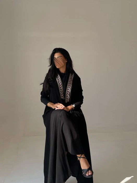 S67 – عباية فاخرة بكلفة بنفسجية وذهبية Sehrena