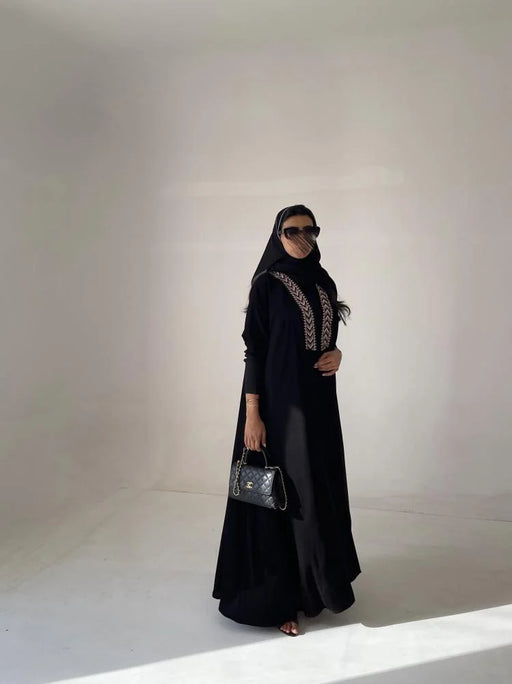 S67 – عباية فاخرة بكلفة بنفسجية وذهبية Sehrena